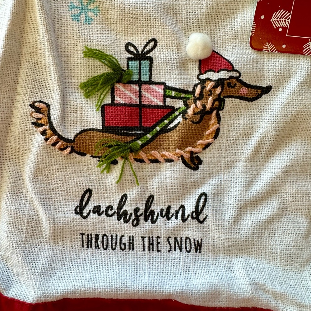 NWTs “Dachshund Through the Snow” cotton Christmas apron.